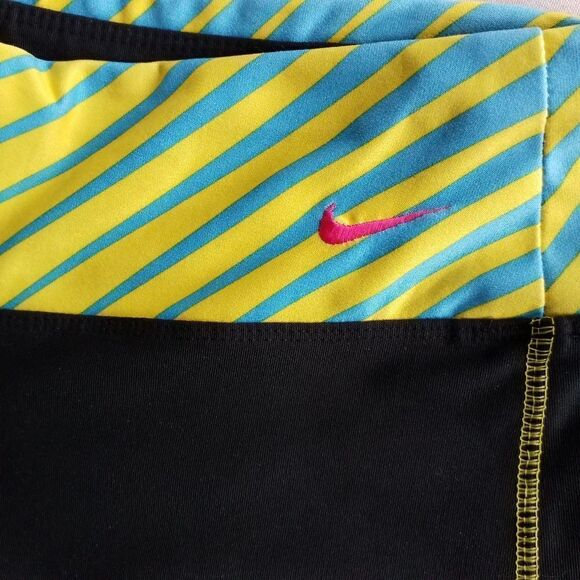 Nike Dry Fit Capri Split hem Leggings Wide Leg Black Yellow Blue Yoga size Small - Picture 7 of 13